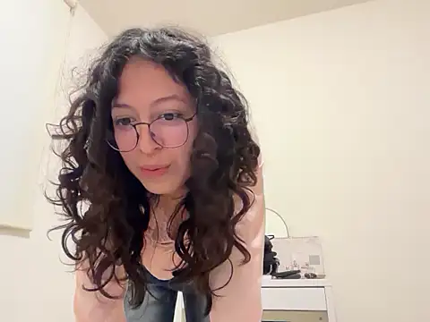 Snapshot of Alicatcua_ chatting on 01-17-26, 03:11 Alicatcua online show from 01-17-26, 03:11