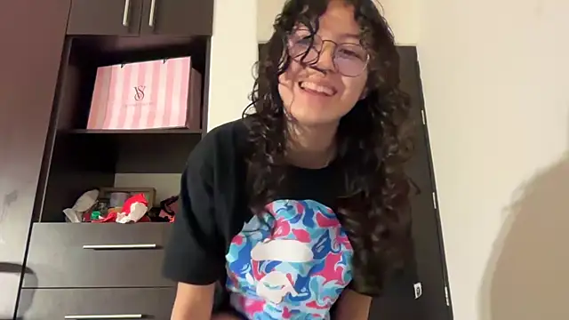 Snapshot of Alicatcua_ chatting on 02-28-26, 02:56 Alicatcua online show from 02-28-26, 02:56