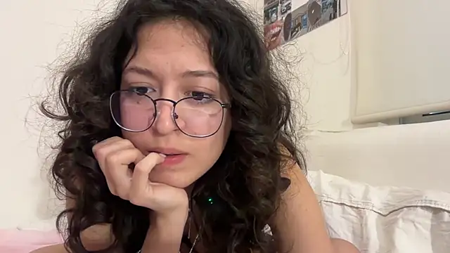 Snapshot of Alicatcua_ chatting on 03-02-26, 03:09 Alicatcua online show from 03-02-26, 03:09