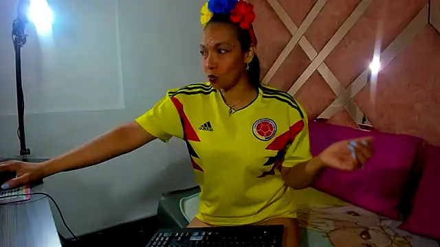 Valeria gil  online show from 06-23-26, 03:54