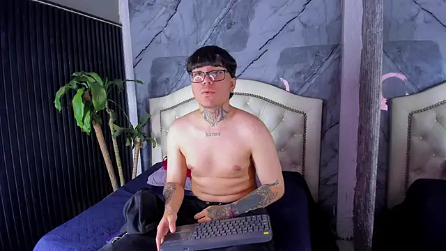 Noah West18 online show from 11-28-25, 09:17