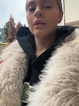 MilenaLuxury online show from 11-29-25, 01:47