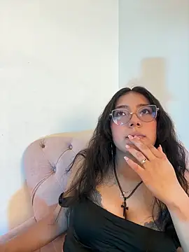 Dafne se online show from 12-21-25, 01:13