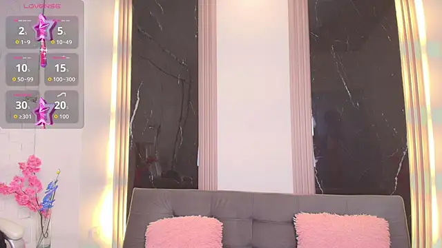 Snapshot of Caroline_foster1 chatting on 06-19-26, 12:20 Caroline foster1 online show from 06-19-26, 12:20