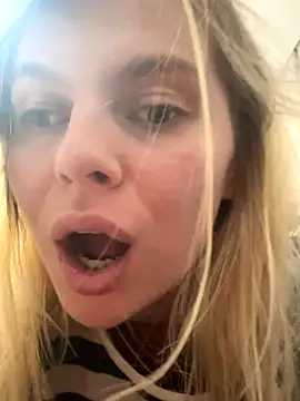 Snapshot of d0uble_trouble chatting on 11-28-25, 02:36 d0uble trouble online show from 11-28-25, 02:36