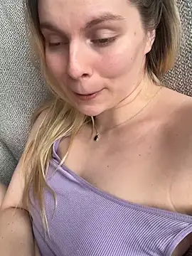 Snapshot of d0uble_trouble chatting on 02-06-26, 11:02 d0uble trouble online show from 02-06-26, 11:02