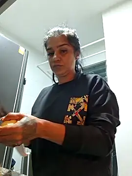 Snapshot of sweetCatallina chatting on 02-17-26, 09:50 sweetCatallina online show from 02-17-26, 09:50