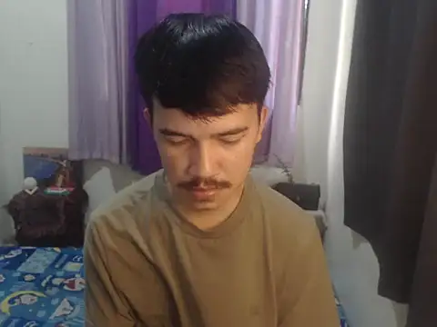 Snapshot of zeus_asian69 chatting on 11-29-25, 04:37 zeus asian69 online show from 11-29-25, 04:37