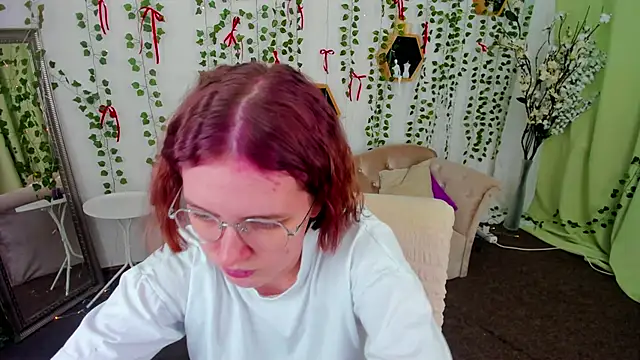 Mia Mooore online show from 02-18-26, 01:18