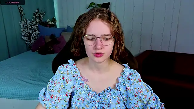 Mia Mooore online show from 03-12-26, 01:17