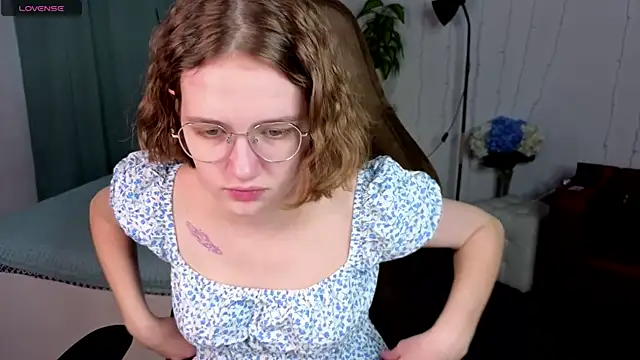 Mia Mooore online show from 03-14-26, 01:16