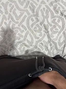 Snapshot of Davisuarez chatting on 12-20-25, 05:09 Davisuarez online show from 12-20-25, 05:09