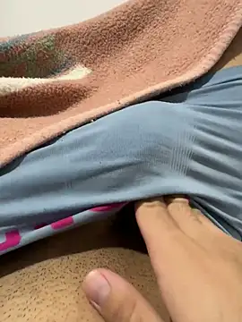 Snapshot of Davisuarez chatting on 12-22-25, 01:13 Davisuarez online show from 12-22-25, 01:13