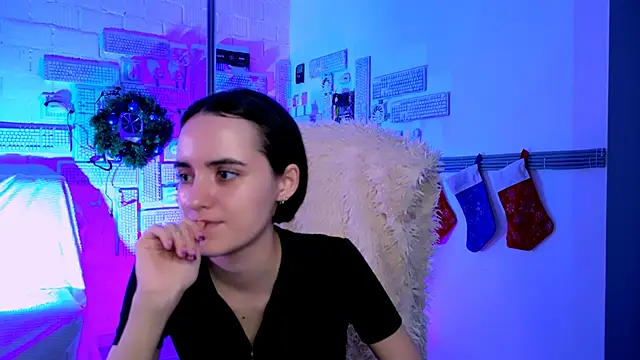 KateWillows online show from 01-12-26, 04:29