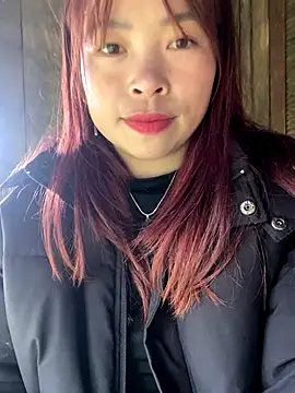 Snapshot of alissa-ww chatting on 12-17-25, 02:28 alissa-ww online show from 12-17-25, 02:28