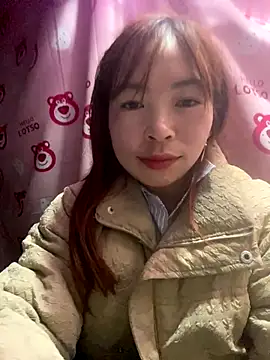 Snapshot of alissa-ww chatting on 12-18-25, 05:46 alissa-ww online show from 12-18-25, 05:46