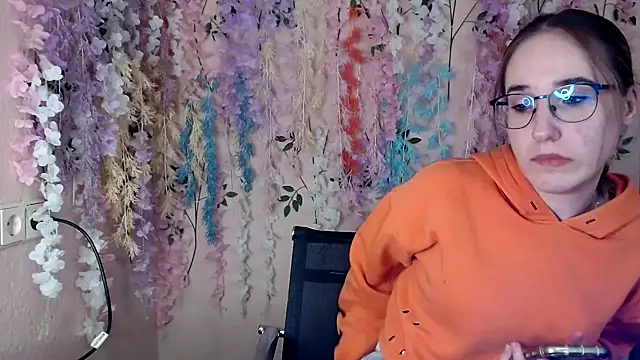 Moon  Lily online show from 12-02-25, 03:18