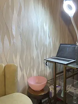 SofhiaTaylor online show from 12-20-25, 11:45