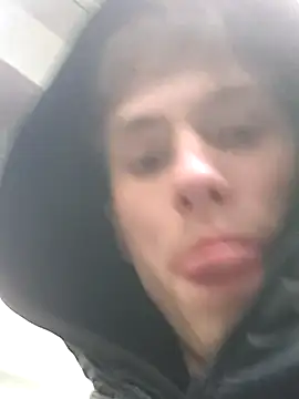 FreeRich online show from 12-19-25, 04:14