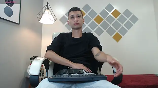 LucassSmith11 online show from 01-17-26, 11:37