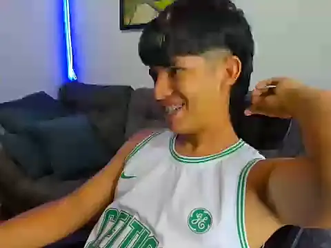 Mikke18 online show from 12-23-25, 03:37