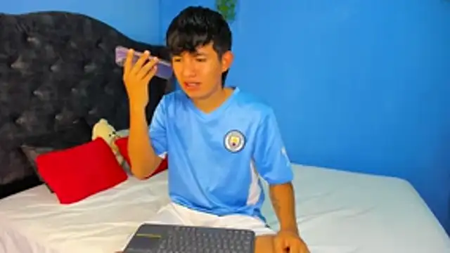 Mikke18 online show from 02-05-26, 08:24