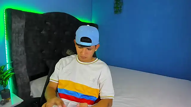 Mikke18 online show from 02-17-26, 08:26