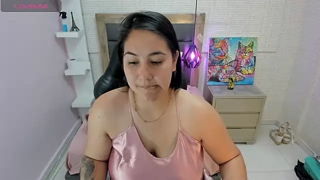 Snapshot of VIOLETTA_ROSS1 chatting on 01-15-26, 02:49 VIOLETTA ROSS1 online show from 01-15-26, 02:49