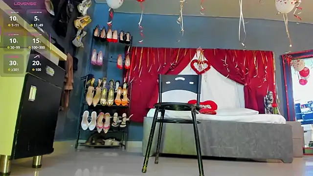 Snapshot of AnitaDuque chatting on 02-19-26, 04:19 AnitaDuque online show from 02-19-26, 04:19