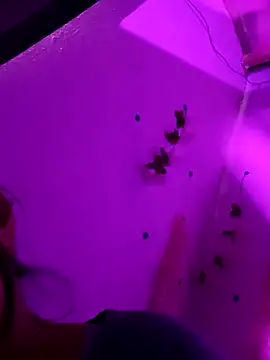 Snapshot of Emy_cutee chatting on 03-13-26, 01:29 Emy cutee online show from 03-13-26, 01:29