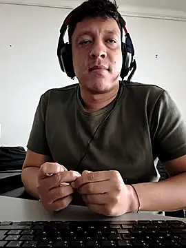 Snapshot of KairoStormX chatting on 01-13-26, 02:33 KairoStormX online show from 01-13-26, 02:33