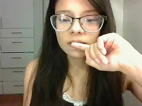 Snapshot of omifresita chatting on 03-27-26, 02:17 omifresita online show from 03-27-26, 02:17