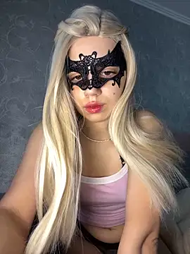 Snapshot of s4rah chatting on 02-23-26, 01:08 s4rah online show from 02-23-26, 01:08