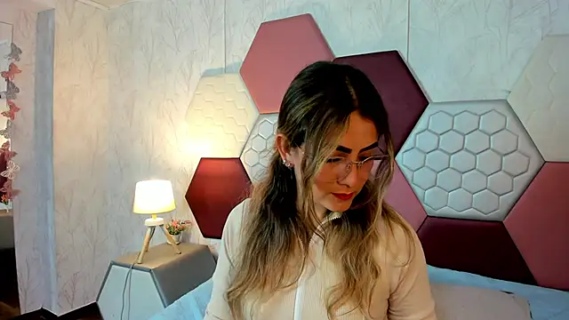 Snapshot of AriaRous chatting on 02-12-26, 04:13 AriaRous online show from 02-12-26, 04:13