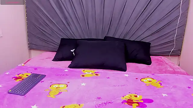 Snapshot of Saray_AssMessy chatting on 12-03-25, 02:15 Saray AssMessy online show from 12-03-25, 02:15