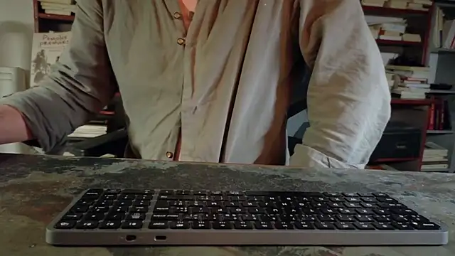 Snapshot of diogene11 chatting on 12-02-25, 01:55 diogene11 online show from 12-02-25, 01:55