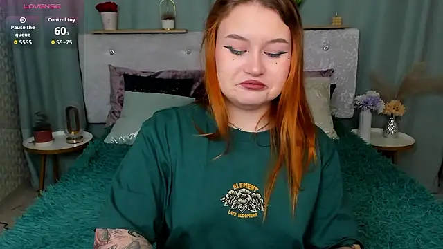 Snapshot of MilanaXHoney chatting on 02-02-26, 12:53 MilanaXHoney online show from 02-02-26, 12:53