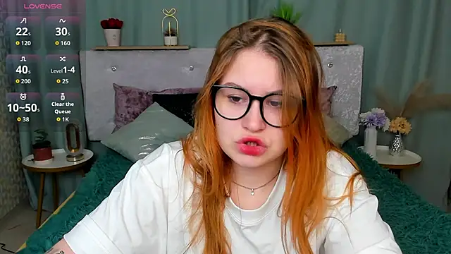 Snapshot of MilanaXHoney chatting on 02-04-26, 12:49 MilanaXHoney online show from 02-04-26, 12:49