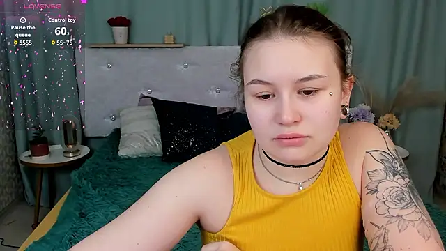 Snapshot of MilanaXHoney chatting on 02-24-26, 12:52 MilanaXHoney online show from 02-24-26, 12:52