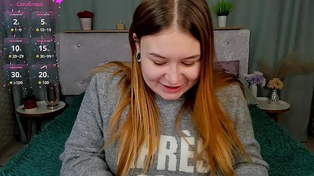 Snapshot of MilanaXHoney chatting on 02-26-26, 01:04 MilanaXHoney online show from 02-26-26, 01:04