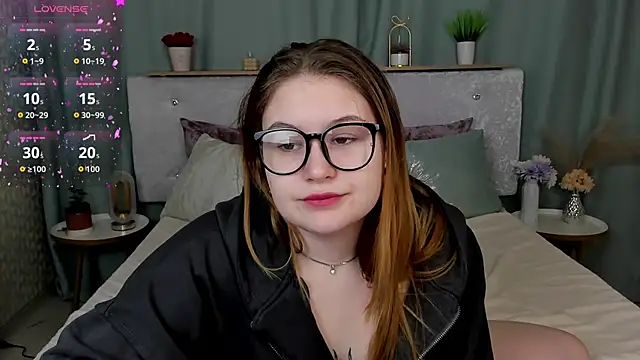 Snapshot of MilanaXHoney chatting on 03-05-26, 01:01 MilanaXHoney online show from 03-05-26, 01:01