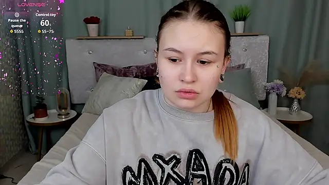 Snapshot of MilanaXHoney chatting on 03-06-26, 12:51 MilanaXHoney online show from 03-06-26, 12:51