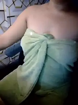 Snapshot of your_bootybabe1998 chatting on 01-17-26, 12:04 your bootybabe1998 online show from 01-17-26, 12:04