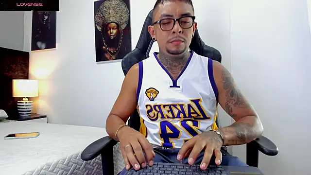 Snapshot of BASTIAN_NICOLAS_ chatting on 01-08-26, 09:17 BASTIAN NICOLAS online show from 01-08-26, 09:17