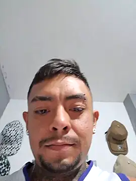 Snapshot of BASTIAN_NICOLAS_ chatting on 02-06-26, 01:47 BASTIAN NICOLAS online show from 02-06-26, 01:47