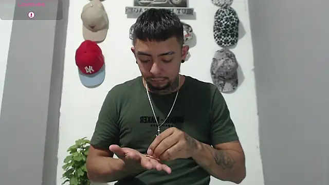 Snapshot of BASTIAN_NICOLAS_ chatting on 02-11-26, 05:51 BASTIAN NICOLAS online show from 02-11-26, 05:51