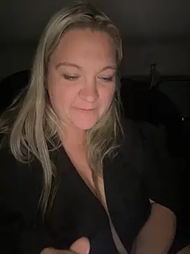 Snapshot of BustyGoddess6969 chatting on 12-02-25, 03:56 BustyGoddess6969 online show from 12-02-25, 03:56