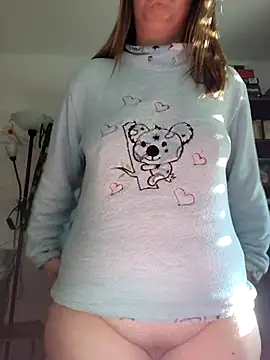 Snapshot of Sareyxon chatting on 12-01-25, 08:41 Sareyxon online show from 12-01-25, 08:41