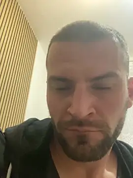 Snapshot of Chcemto1616 chatting on 03-29-26, 02:44 Chcemto1616 online show from 03-29-26, 02:44