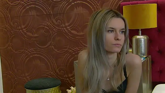 Snapshot of RoxanneJoy chatting on 01-10-26, 05:09 RoxanneJoy online show from 01-10-26, 05:09